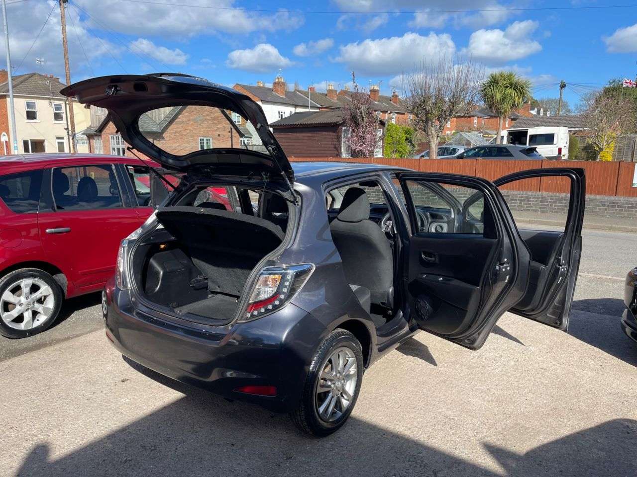 A 2014 TOYOTA YARIS VVT-I ICON PLUS A 2014 TOYOTA YARIS VVT-I ICON PLUS