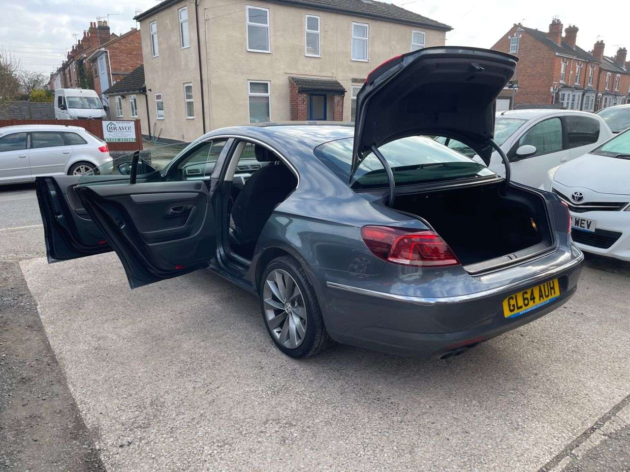 A 2014 VOLKSWAGEN CC 2.0 TDI BlueMotion Tech Saloon 4dr Diesel Manual Euro 5 (s/s) (140 ps) A 2014 VOLKSWAGEN CC 2.0 TDI BlueMotion Tech Saloon 4dr Diesel Manual Euro 5 (s/s) (140 ps)