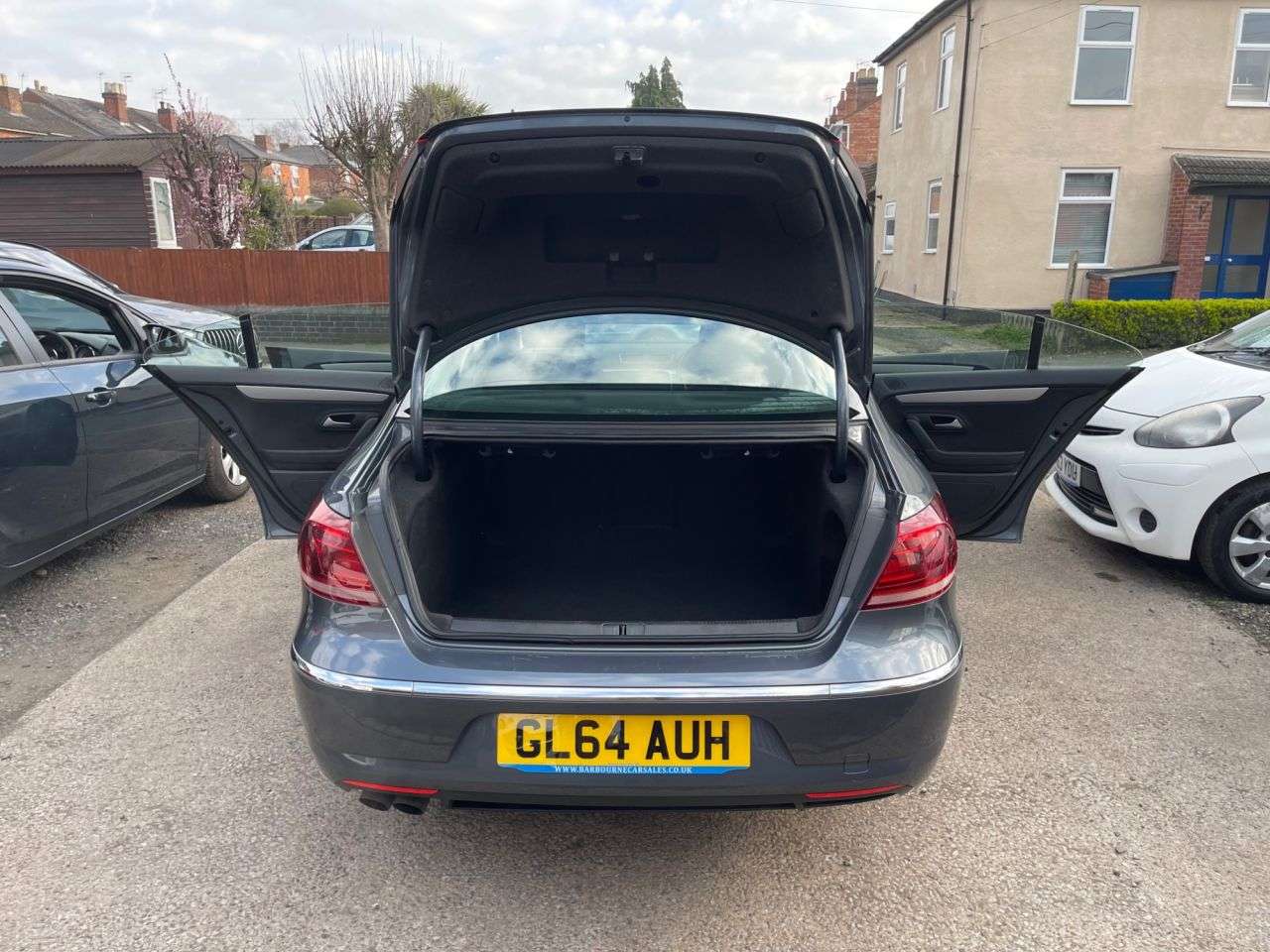 A 2014 VOLKSWAGEN CC 2.0 TDI BlueMotion Tech Saloon 4dr Diesel Manual Euro 5 (s/s) (140 ps) A 2014 VOLKSWAGEN CC 2.0 TDI BlueMotion Tech Saloon 4dr Diesel Manual Euro 5 (s/s) (140 ps)