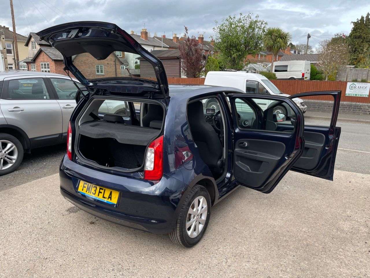 A 2013 SKODA CITIGO 1.0 MPI GreenTech Elegance Hatchback 5dr Petrol Manual Euro 5 (s/s) (75 ps) A 2013 SKODA CITIGO 1.0 MPI GreenTech Elegance Hatchback 5dr Petrol Manual Euro 5 (s/s) (75 ps)