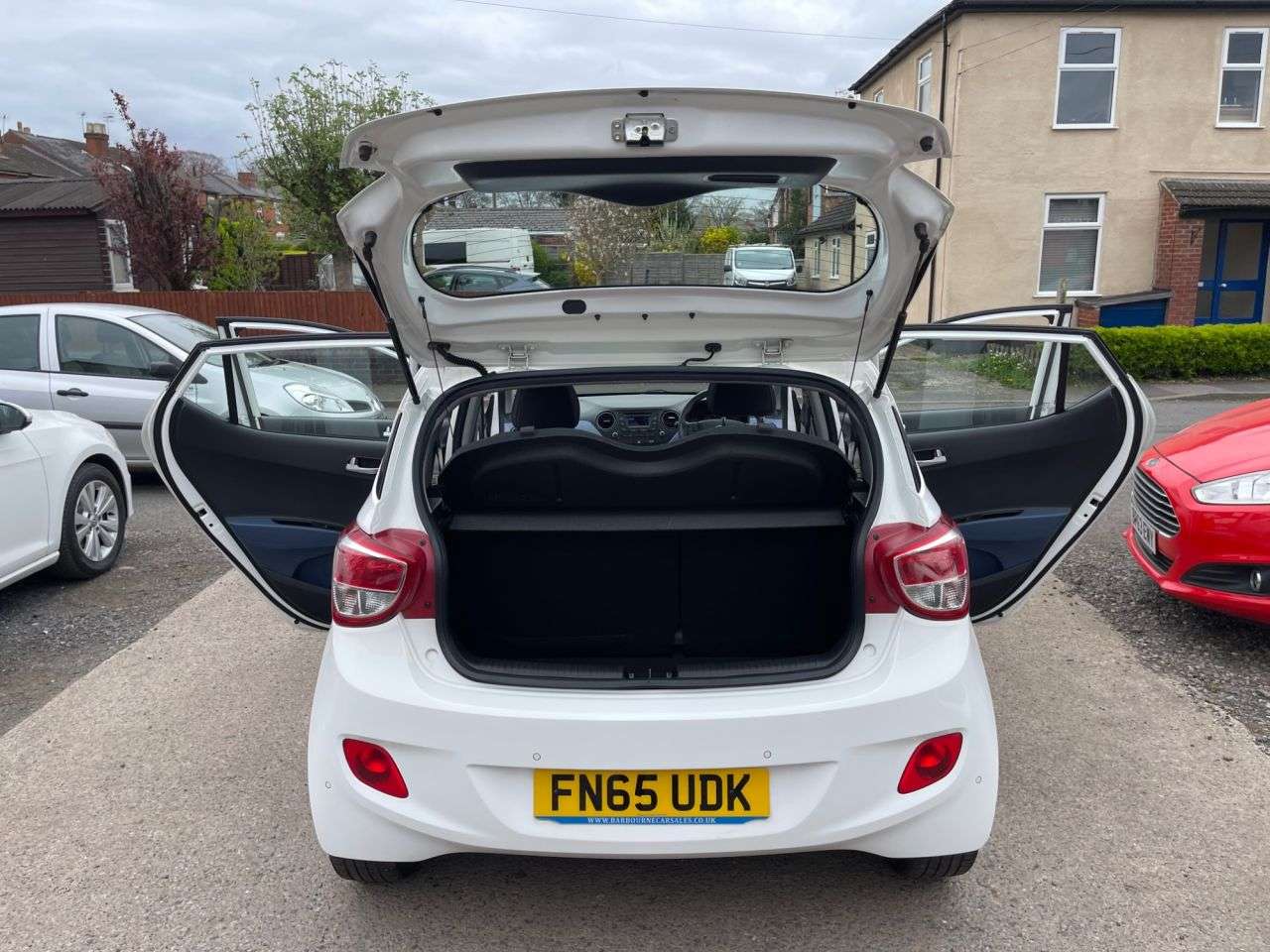 A 2015 HYUNDAI I10 1.2 Premium SE Hatchback 5dr Petrol Manual Euro 5 (87 ps) A 2015 HYUNDAI I10 1.2 Premium SE Hatchback 5dr Petrol Manual Euro 5 (87 ps)