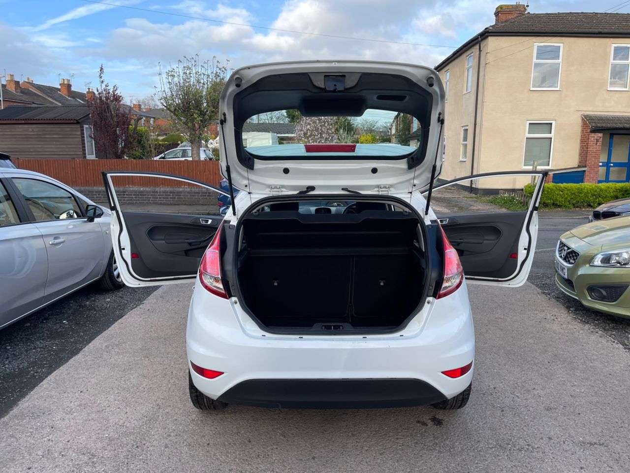 A 2014 FORD FIESTA 1.25 Zetec Hatchback 3dr Petrol Manual Euro 5 (82 ps) A 2014 FORD FIESTA 1.25 Zetec Hatchback 3dr Petrol Manual Euro 5 (82 ps)