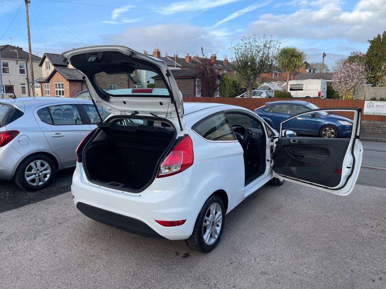 A 2014 FORD FIESTA 1.25 Zetec Hatchback 3dr Petrol Manual Euro 5 (82 ps) A 2014 FORD FIESTA 1.25 Zetec Hatchback 3dr Petrol Manual Euro 5 (82 ps)