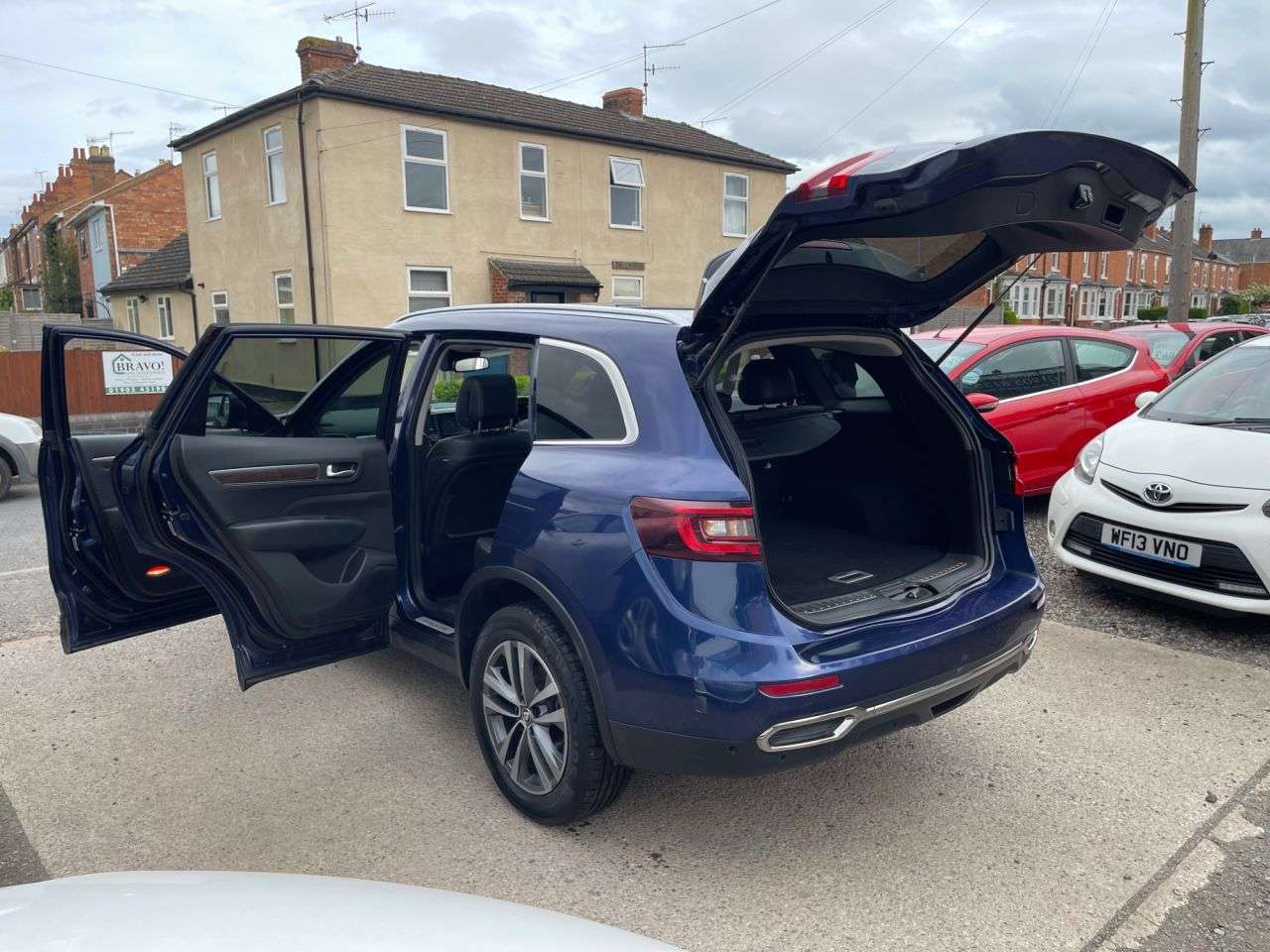 A 2017 RENAULT KOLEOS 2.0 dCi Dynamique S Nav SUV 5dr Diesel Manual 4WD Euro 6 (s/s) (175 ps) A 2017 RENAULT KOLEOS 2.0 dCi Dynamique S Nav SUV 5dr Diesel Manual 4WD Euro 6 (s/s) (175 ps)