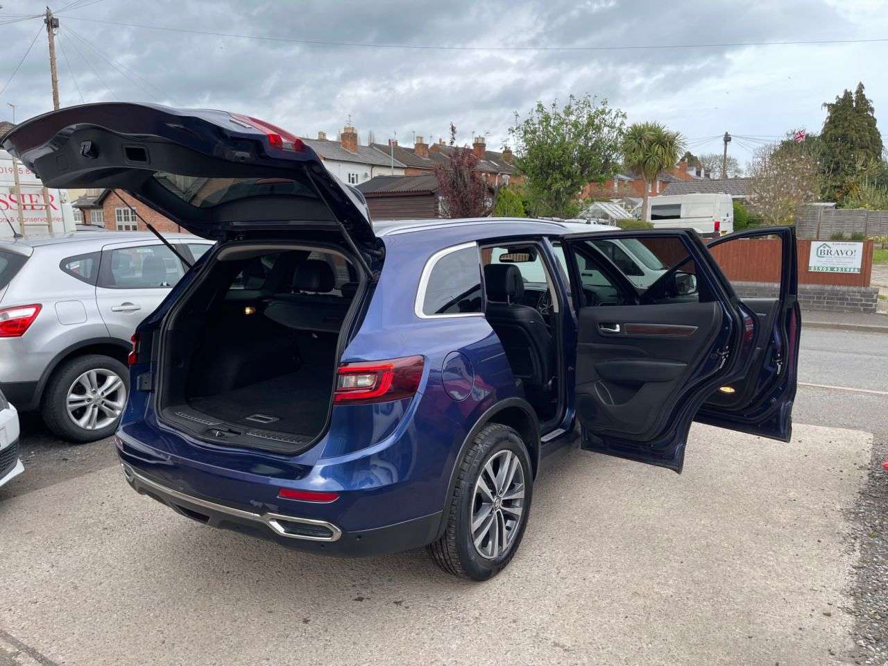 A 2017 RENAULT KOLEOS 2.0 dCi Dynamique S Nav SUV 5dr Diesel Manual 4WD Euro 6 (s/s) (175 ps) A 2017 RENAULT KOLEOS 2.0 dCi Dynamique S Nav SUV 5dr Diesel Manual 4WD Euro 6 (s/s) (175 ps)