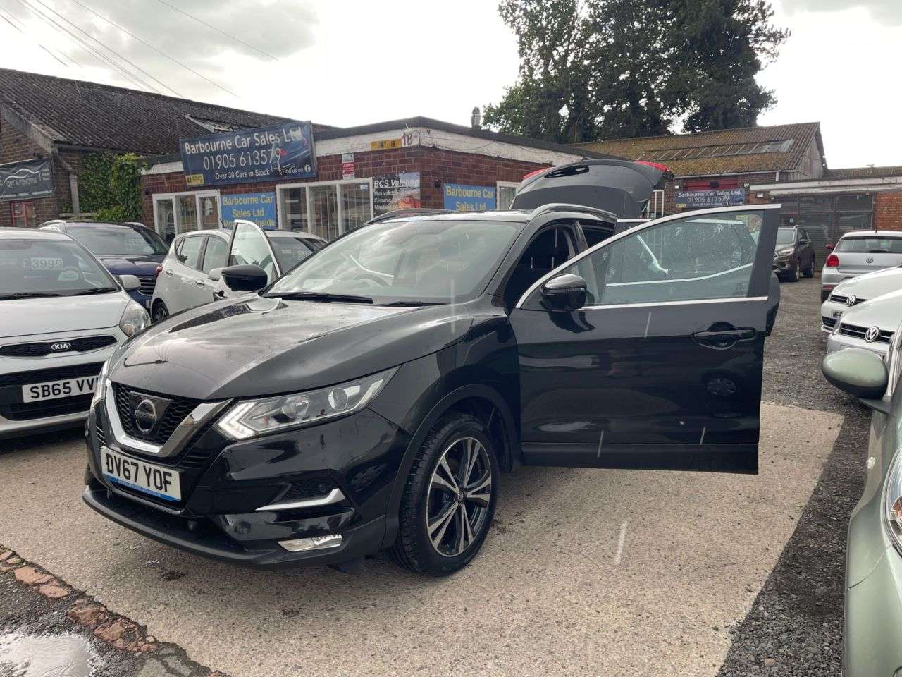A 2017 NISSAN QASHQAI 1.5 dCi N-Connecta SUV 5dr Diesel Manual Euro 6 (s/s) (110 ps) A 2017 NISSAN QASHQAI 1.5 dCi N-Connecta SUV 5dr Diesel Manual Euro 6 (s/s) (110 ps)