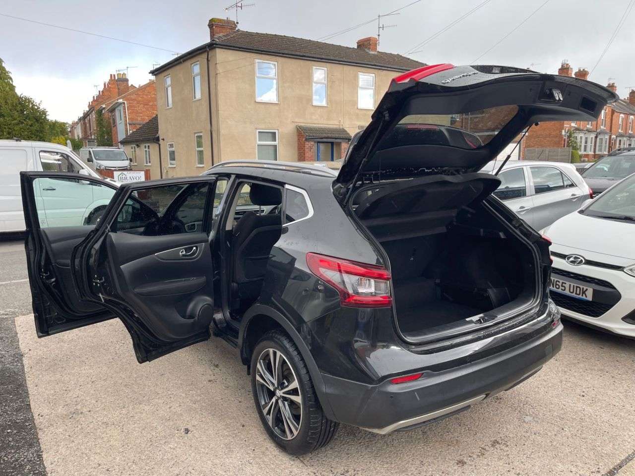A 2017 NISSAN QASHQAI 1.5 dCi N-Connecta SUV 5dr Diesel Manual Euro 6 (s/s) (110 ps) A 2017 NISSAN QASHQAI 1.5 dCi N-Connecta SUV 5dr Diesel Manual Euro 6 (s/s) (110 ps)