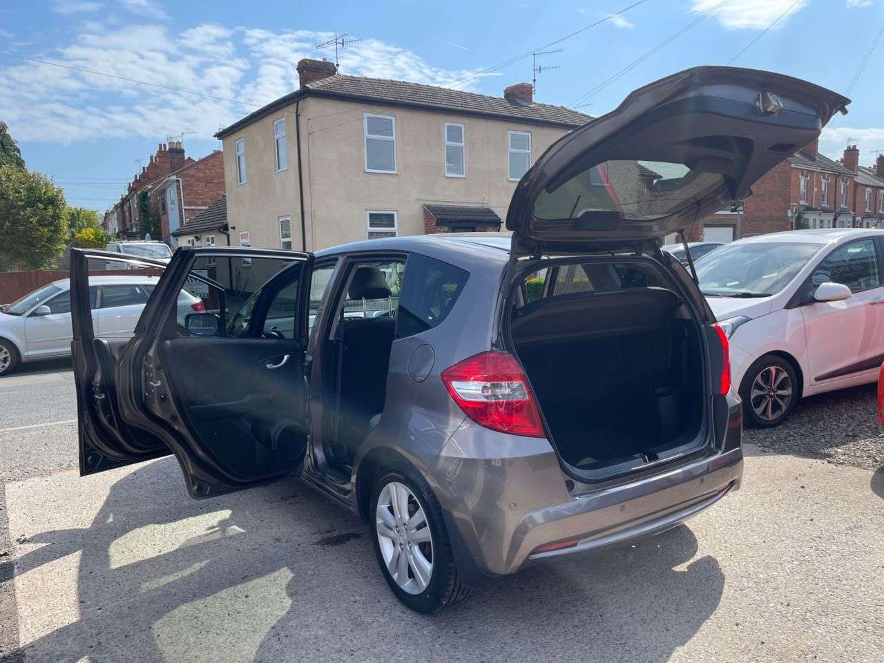 A 2015 HONDA JAZZ 1.4 i-VTEC EX Hatchback 5dr Petrol CVT Euro 5 (99 ps) A 2015 HONDA JAZZ 1.4 i-VTEC EX Hatchback 5dr Petrol CVT Euro 5 (99 ps)