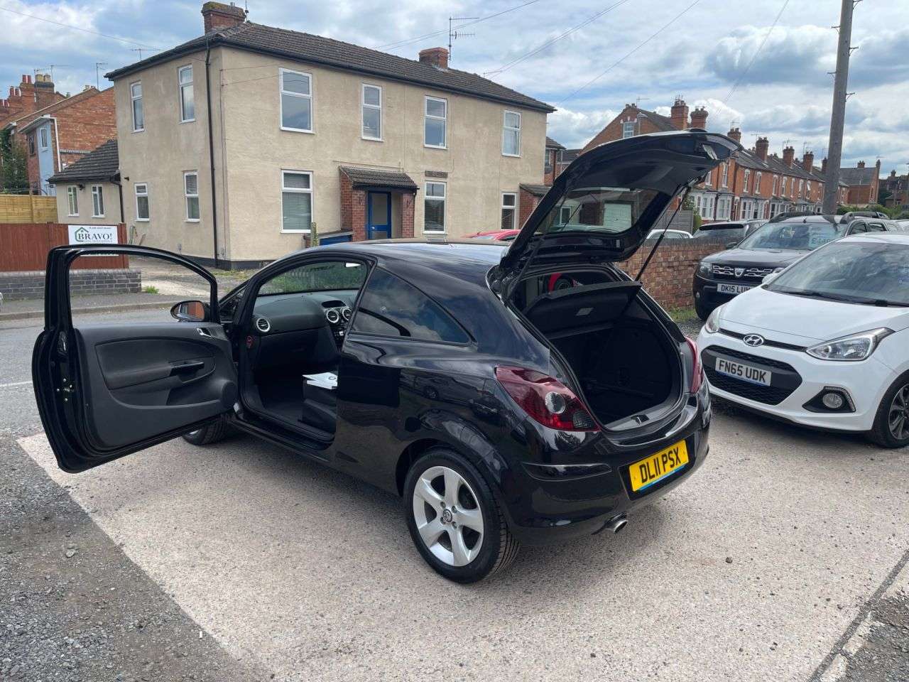 A 2011 VAUXHALL CORSA 1.2 16V SXi Hatchback 3dr Petrol Manual Euro 5 (A/C) (85 ps) A 2011 VAUXHALL CORSA 1.2 16V SXi Hatchback 3dr Petrol Manual Euro 5 (A/C) (85 ps)