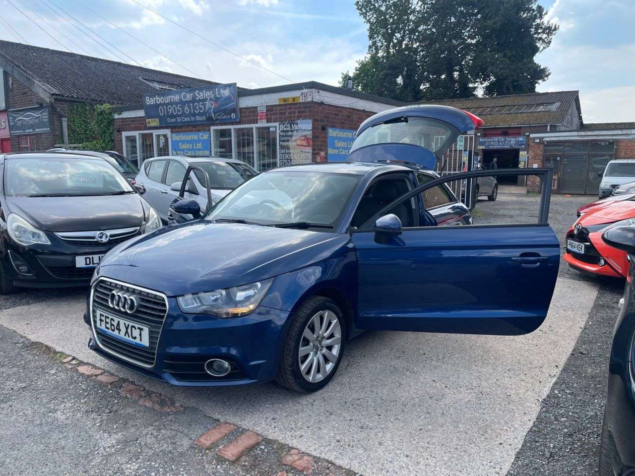 A 2014 AUDI A1 1.4 TFSI CoD Sport Hatchback 3dr Petrol Manual Euro 5 (s/s) (140 ps) A 2014 AUDI A1 1.4 TFSI CoD Sport Hatchback 3dr Petrol Manual Euro 5 (s/s) (140 ps)