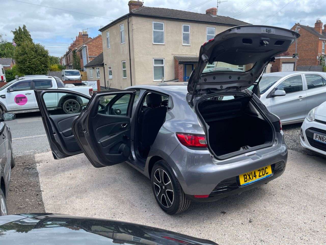 A 2014 RENAULT CLIO 1.5 dCi Dynamique MediaNav Hatchback 5dr Diesel Manual Euro 5 (s/s) (90 ps) A 2014 RENAULT CLIO 1.5 dCi Dynamique MediaNav Hatchback 5dr Diesel Manual Euro 5 (s/s) (90 ps)