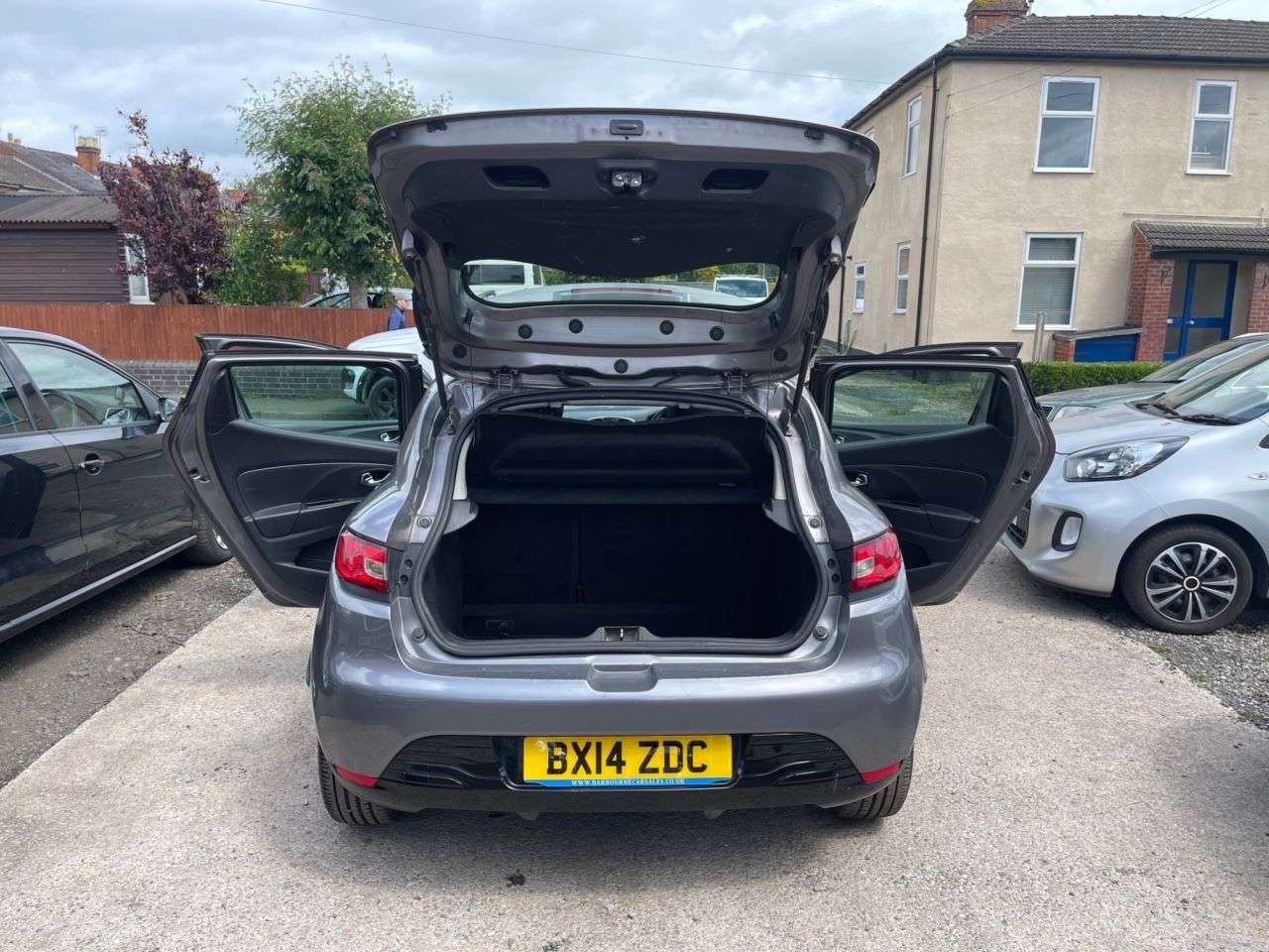 A 2014 RENAULT CLIO 1.5 dCi Dynamique MediaNav Hatchback 5dr Diesel Manual Euro 5 (s/s) (90 ps) A 2014 RENAULT CLIO 1.5 dCi Dynamique MediaNav Hatchback 5dr Diesel Manual Euro 5 (s/s) (90 ps)