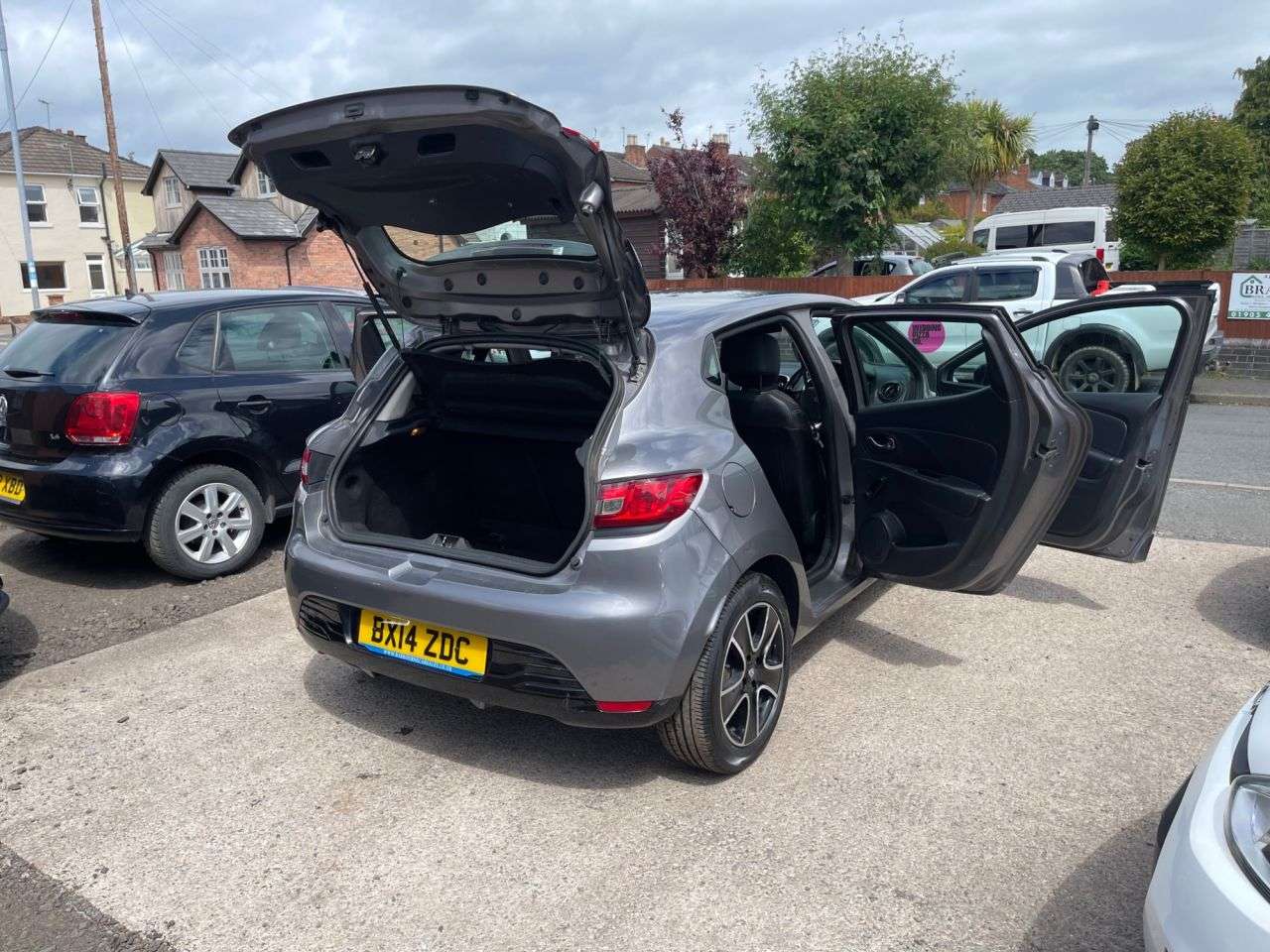 A 2014 RENAULT CLIO 1.5 dCi Dynamique MediaNav Hatchback 5dr Diesel Manual Euro 5 (s/s) (90 ps) A 2014 RENAULT CLIO 1.5 dCi Dynamique MediaNav Hatchback 5dr Diesel Manual Euro 5 (s/s) (90 ps)