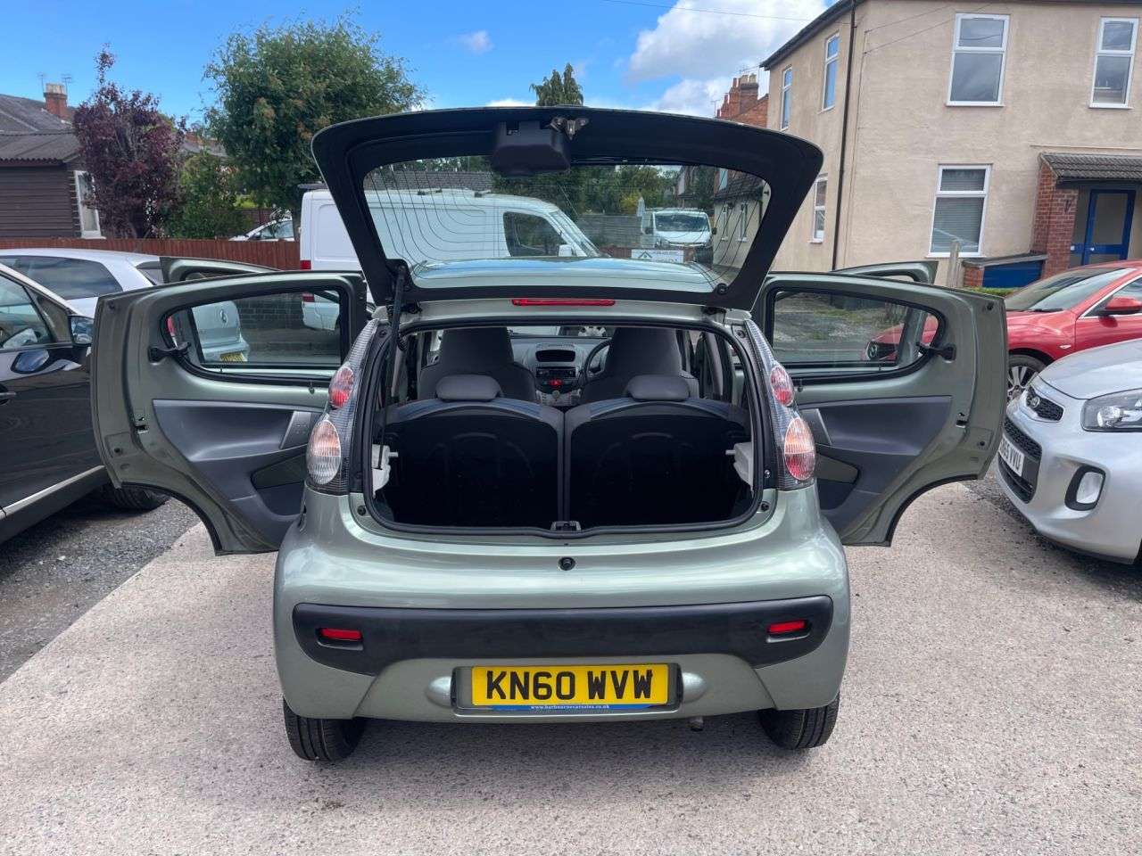 A 2010 CITROEN C1 1.0i VTR+ Hatchback 5dr Petrol Manual Euro 5 (68 ps) A 2010 CITROEN C1 1.0i VTR+ Hatchback 5dr Petrol Manual Euro 5 (68 ps)
