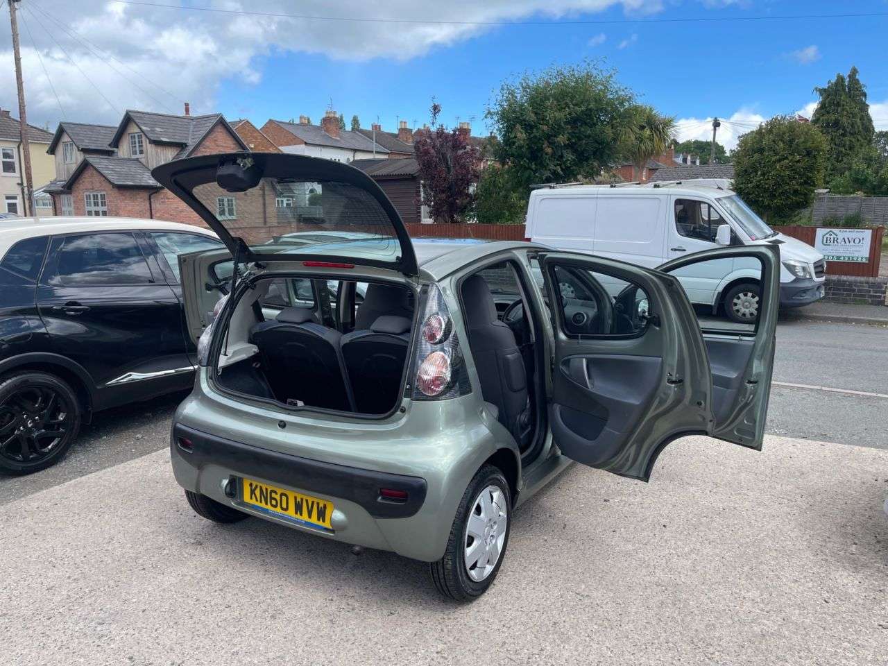 A 2010 CITROEN C1 1.0i VTR+ Hatchback 5dr Petrol Manual Euro 5 (68 ps) A 2010 CITROEN C1 1.0i VTR+ Hatchback 5dr Petrol Manual Euro 5 (68 ps)