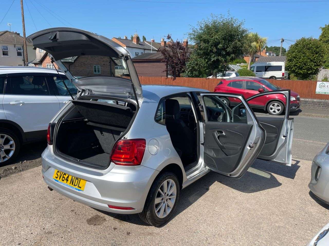 A 2014 VOLKSWAGEN POLO 1.2 TSI BlueMotion Tech SE Hatchback 5dr Petrol Manual Euro 6 (s/s) (90 ps) A 2014 VOLKSWAGEN POLO 1.2 TSI BlueMotion Tech SE Hatchback 5dr Petrol Manual Euro 6 (s/s) (90 ps)