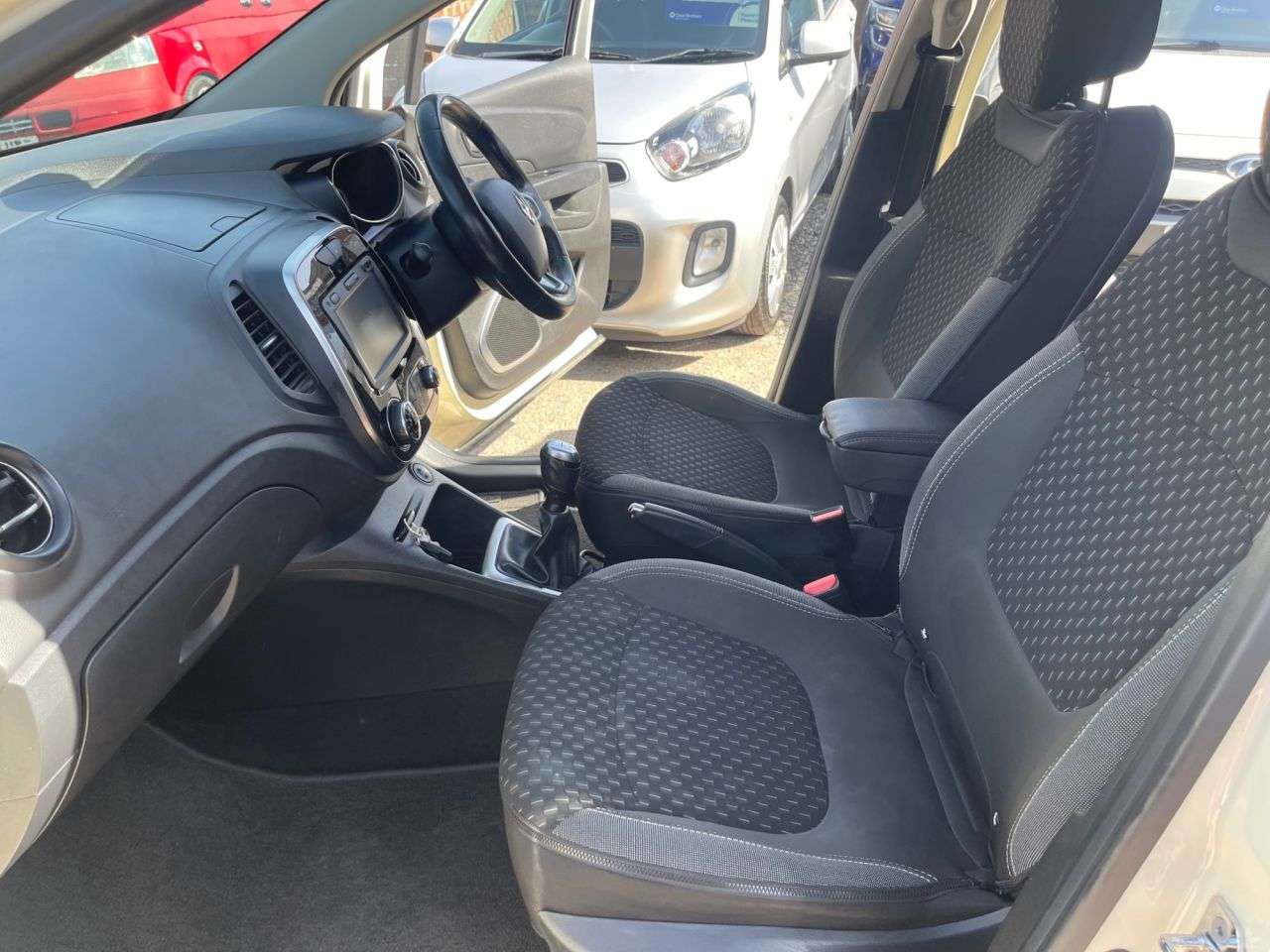 2018 RENAULT CAPTUR 2018 RENAULT CAPTUR