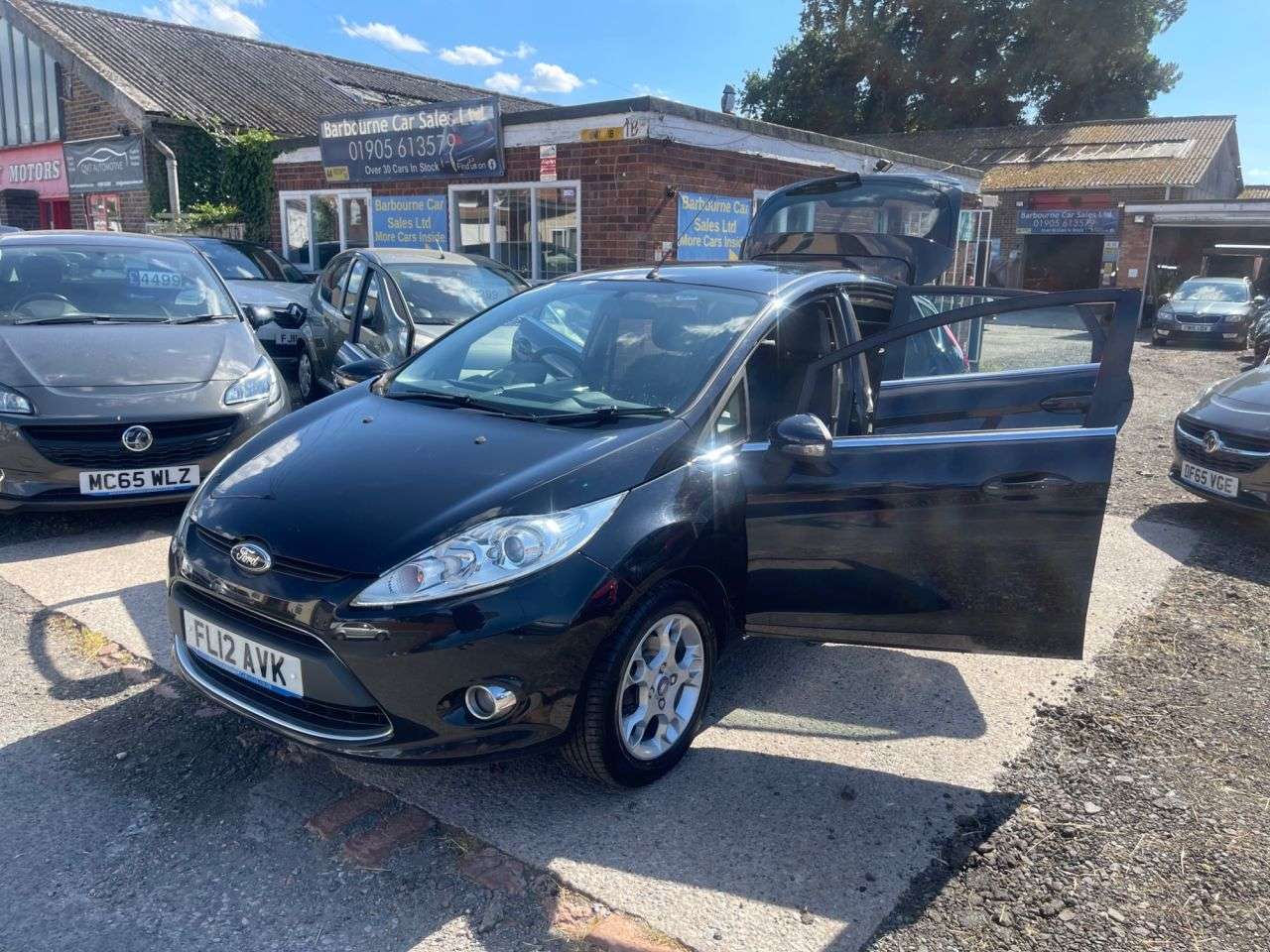 A 2012 FORD FIESTA 1.25 Zetec Hatchback 5dr Petrol Manual (129 g/km, 81 bhp) A 2012 FORD FIESTA 1.25 Zetec Hatchback 5dr Petrol Manual (129 g/km, 81 bhp)
