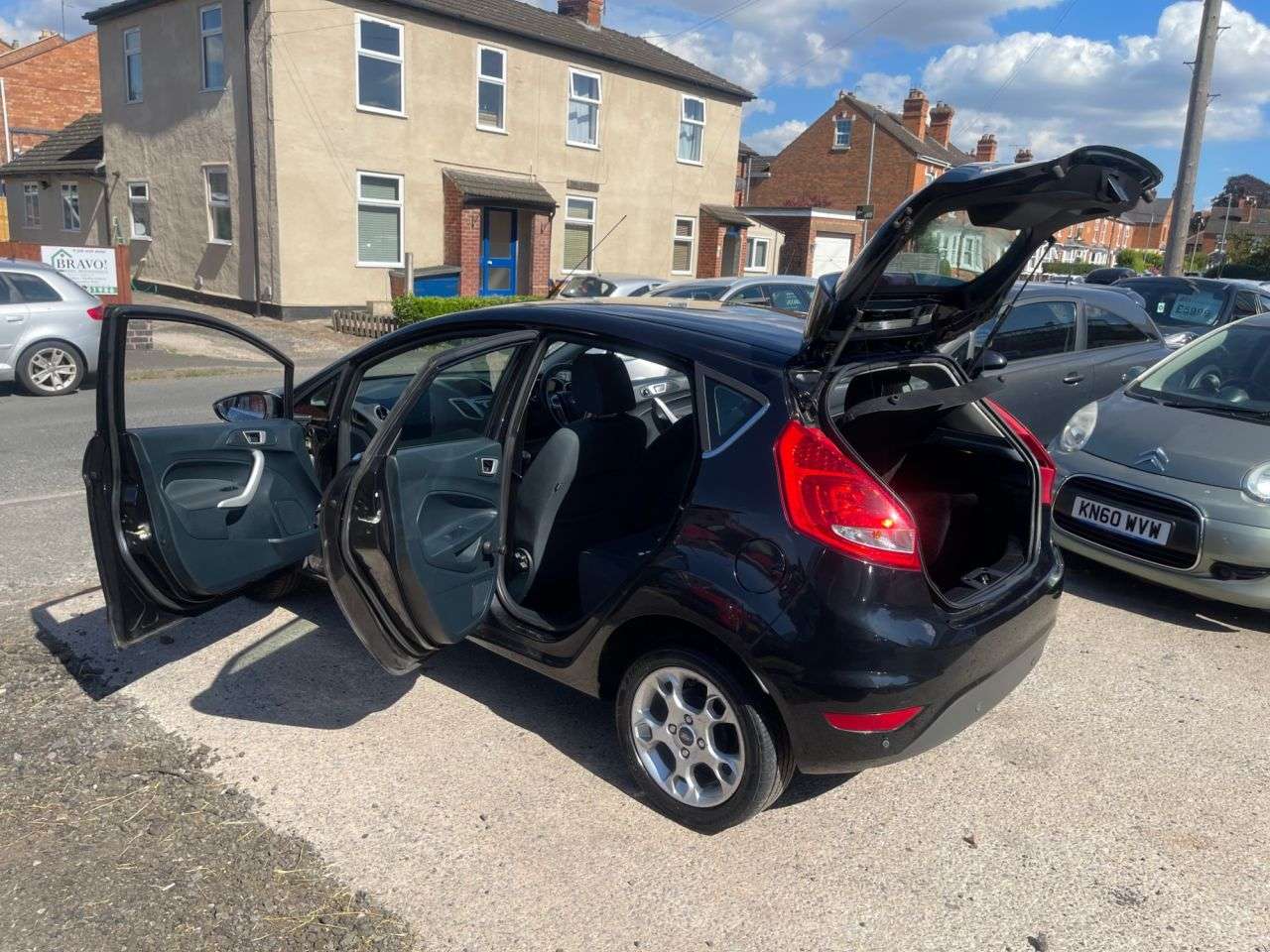 A 2012 FORD FIESTA 1.25 Zetec Hatchback 5dr Petrol Manual (129 g/km, 81 bhp) A 2012 FORD FIESTA 1.25 Zetec Hatchback 5dr Petrol Manual (129 g/km, 81 bhp)