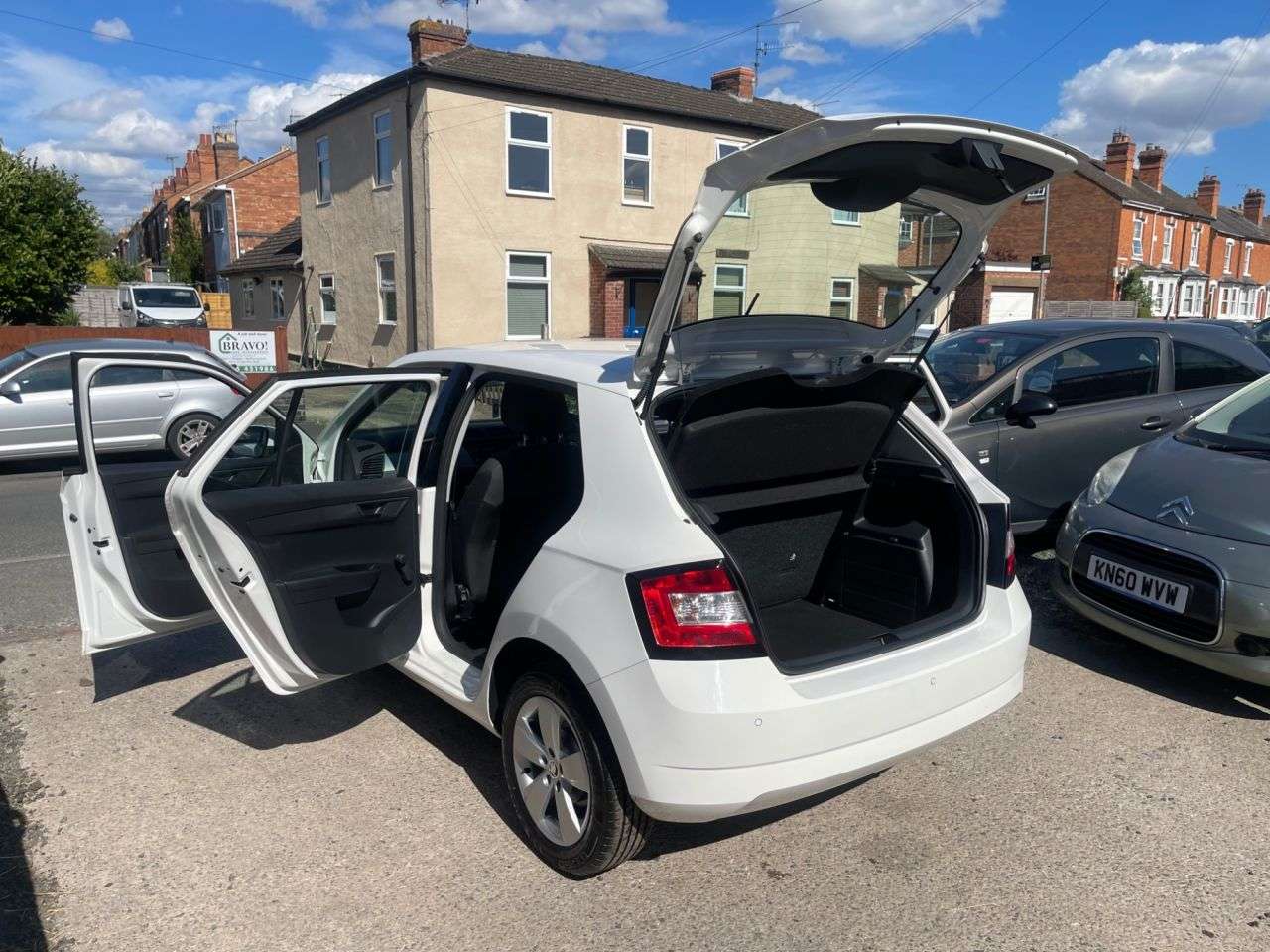 A 2018 SKODA FABIA 1.0 SE Hatchback 5dr Petrol Manual Euro 6 (s/s) (75 ps) A 2018 SKODA FABIA 1.0 SE Hatchback 5dr Petrol Manual Euro 6 (s/s) (75 ps)