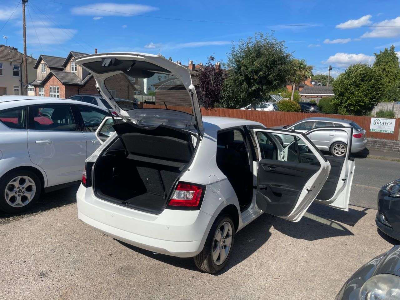 A 2018 SKODA FABIA 1.0 SE Hatchback 5dr Petrol Manual Euro 6 (s/s) (75 ps) A 2018 SKODA FABIA 1.0 SE Hatchback 5dr Petrol Manual Euro 6 (s/s) (75 ps)