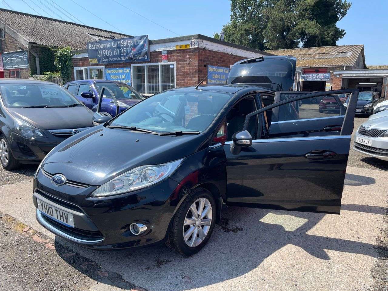 A 2010 FORD FIESTA 1.4 Zetec Hatchback 5dr Petrol Manual (133 g/km, 94 bhp) A 2010 FORD FIESTA 1.4 Zetec Hatchback 5dr Petrol Manual (133 g/km, 94 bhp)