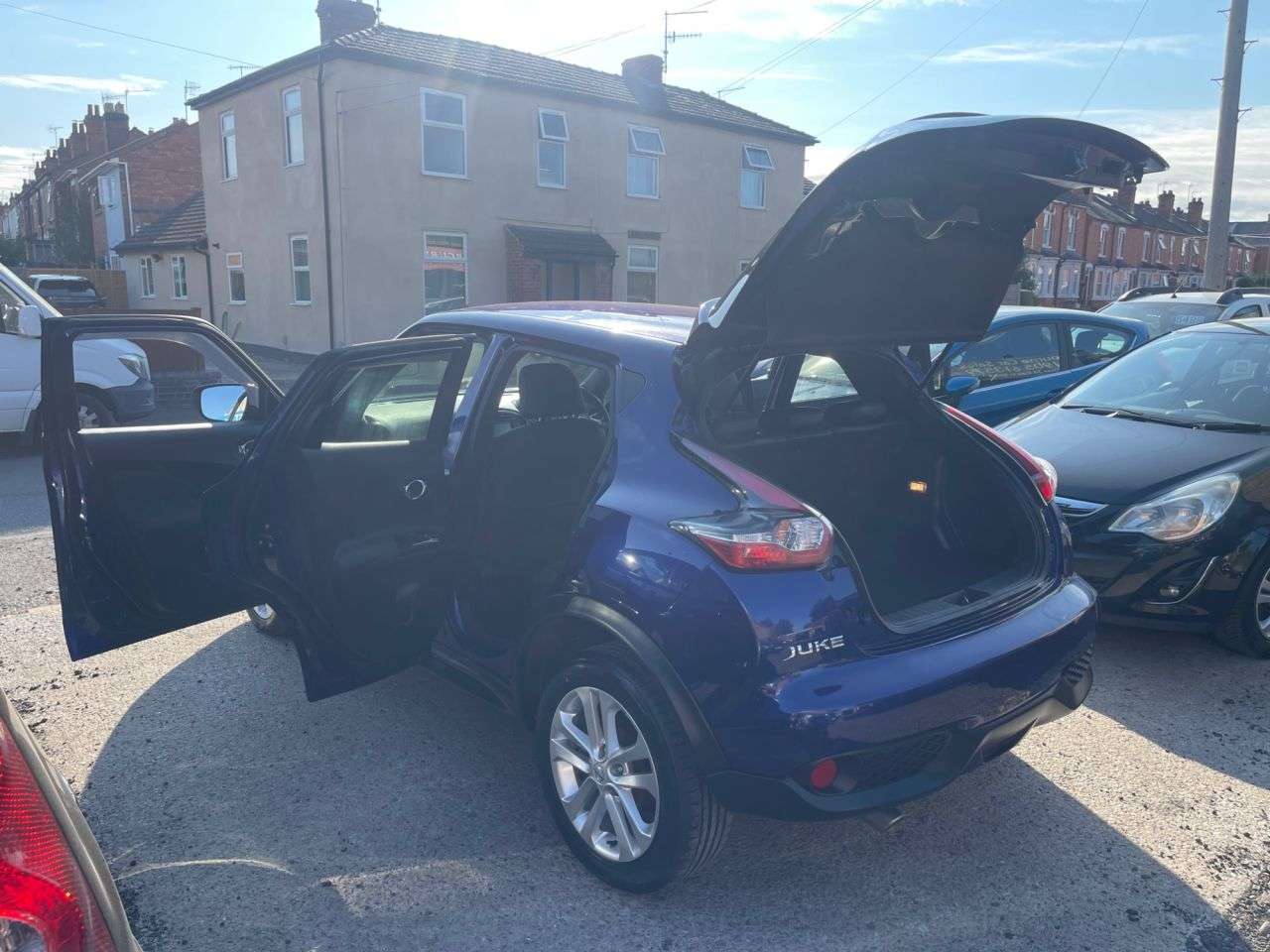 A 2016 NISSAN JUKE 1.5 dCi N-Connecta SUV 5dr Diesel Manual Euro 6 (s/s) (110 ps) A 2016 NISSAN JUKE 1.5 dCi N-Connecta SUV 5dr Diesel Manual Euro 6 (s/s) (110 ps)