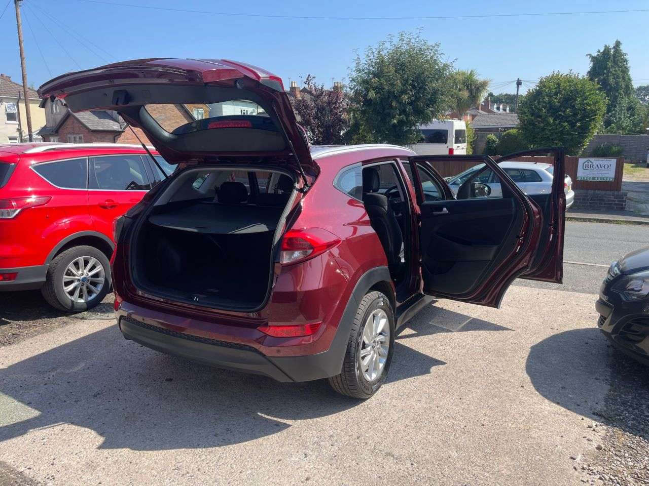 A 2016 HYUNDAI TUCSON 1.7 CRDi Blue Drive SE Nav SUV 5dr Diesel Manual Euro 6 (s/s) (116 ps) A 2016 HYUNDAI TUCSON 1.7 CRDi Blue Drive SE Nav SUV 5dr Diesel Manual Euro 6 (s/s) (116 ps)