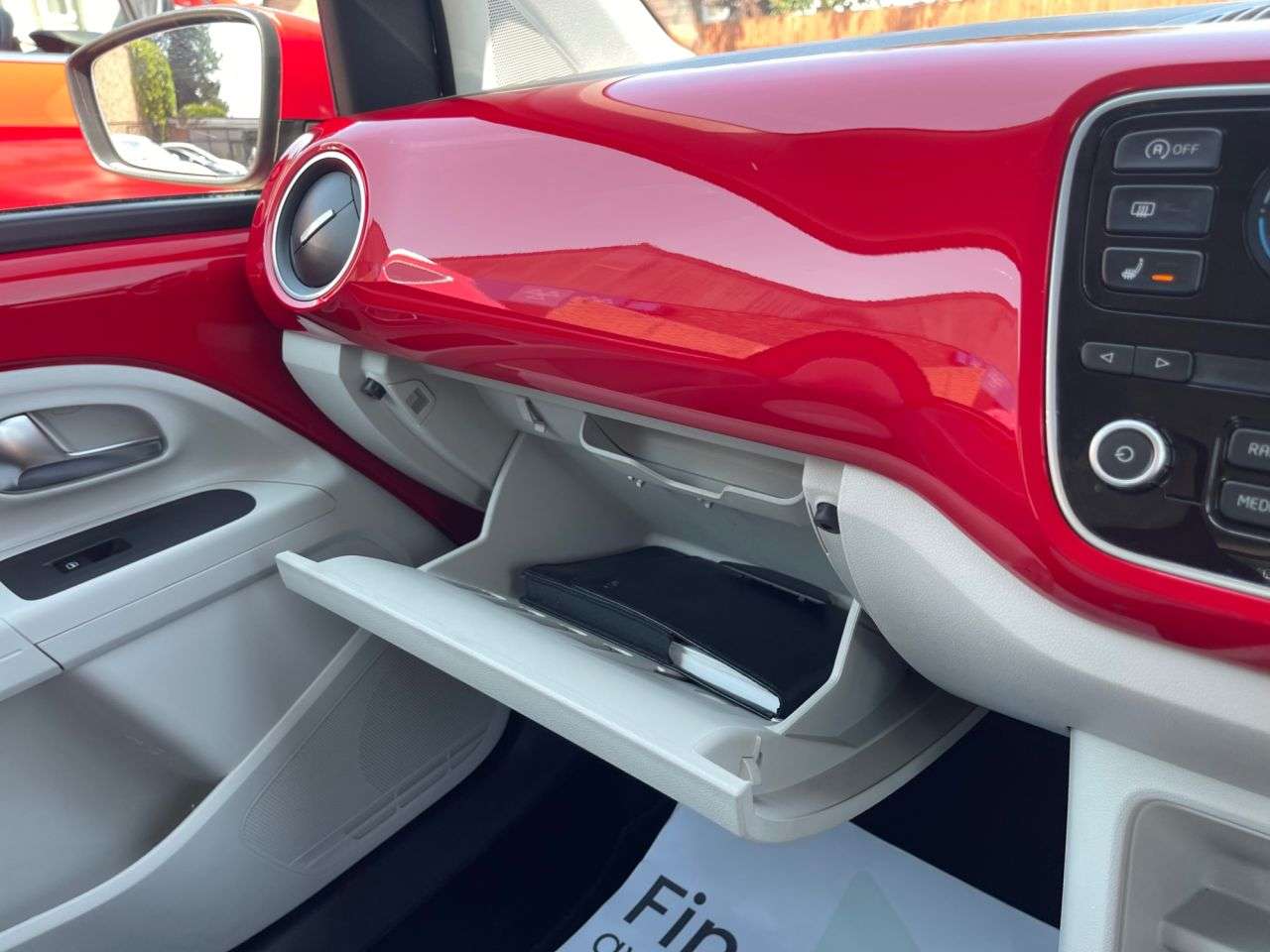 2015 VOLKSWAGEN UP! 2015 VOLKSWAGEN UP!