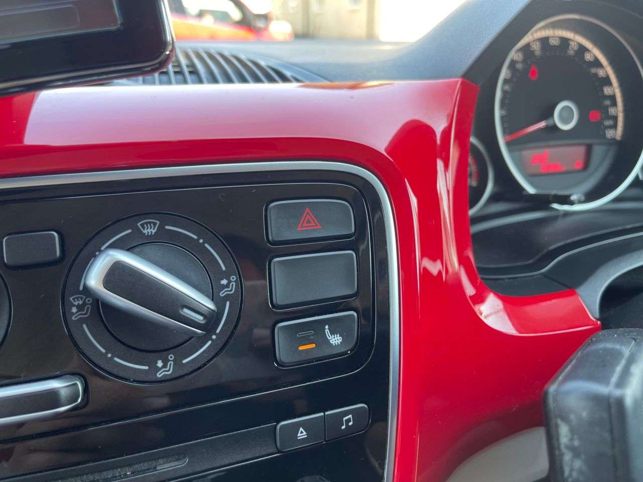 2015 VOLKSWAGEN UP! 2015 VOLKSWAGEN UP!