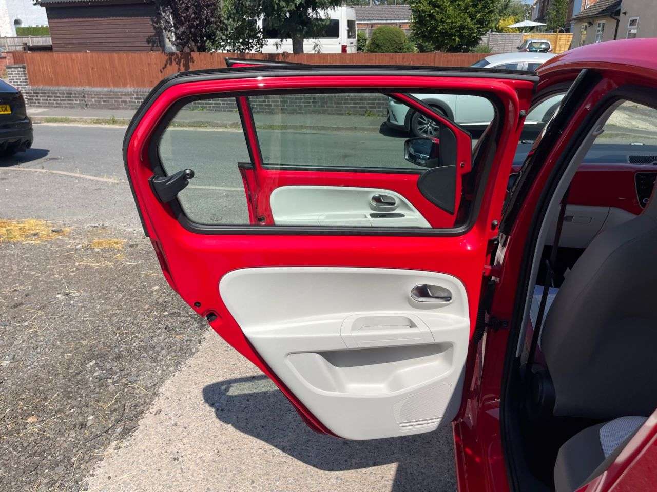 2015 VOLKSWAGEN UP! 2015 VOLKSWAGEN UP!