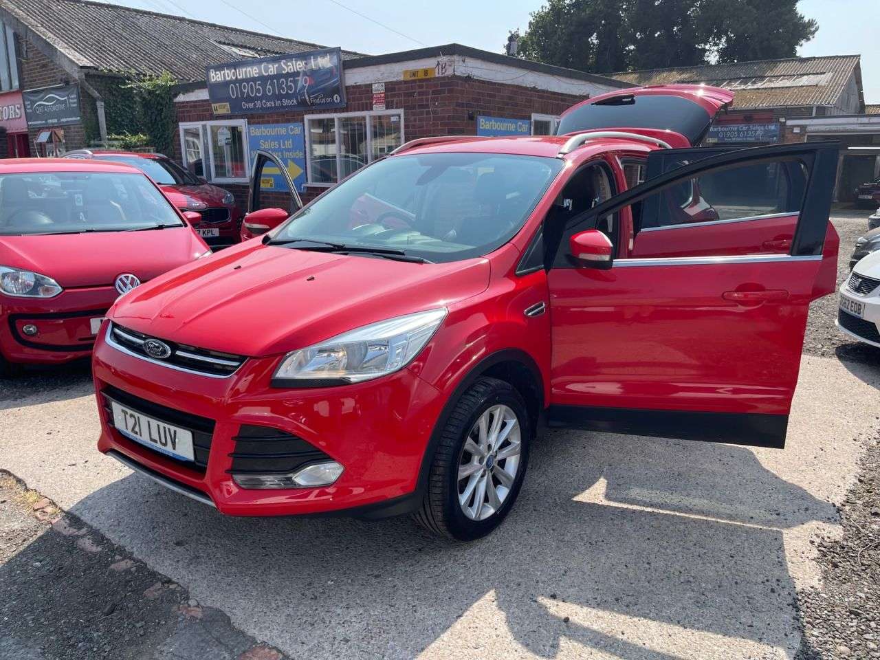 A 2015 FORD KUGA 2.0 TDCi Titanium SUV 5dr Diesel Manual 2WD Euro 6 (s/s) (150 ps) A 2015 FORD KUGA 2.0 TDCi Titanium SUV 5dr Diesel Manual 2WD Euro 6 (s/s) (150 ps)