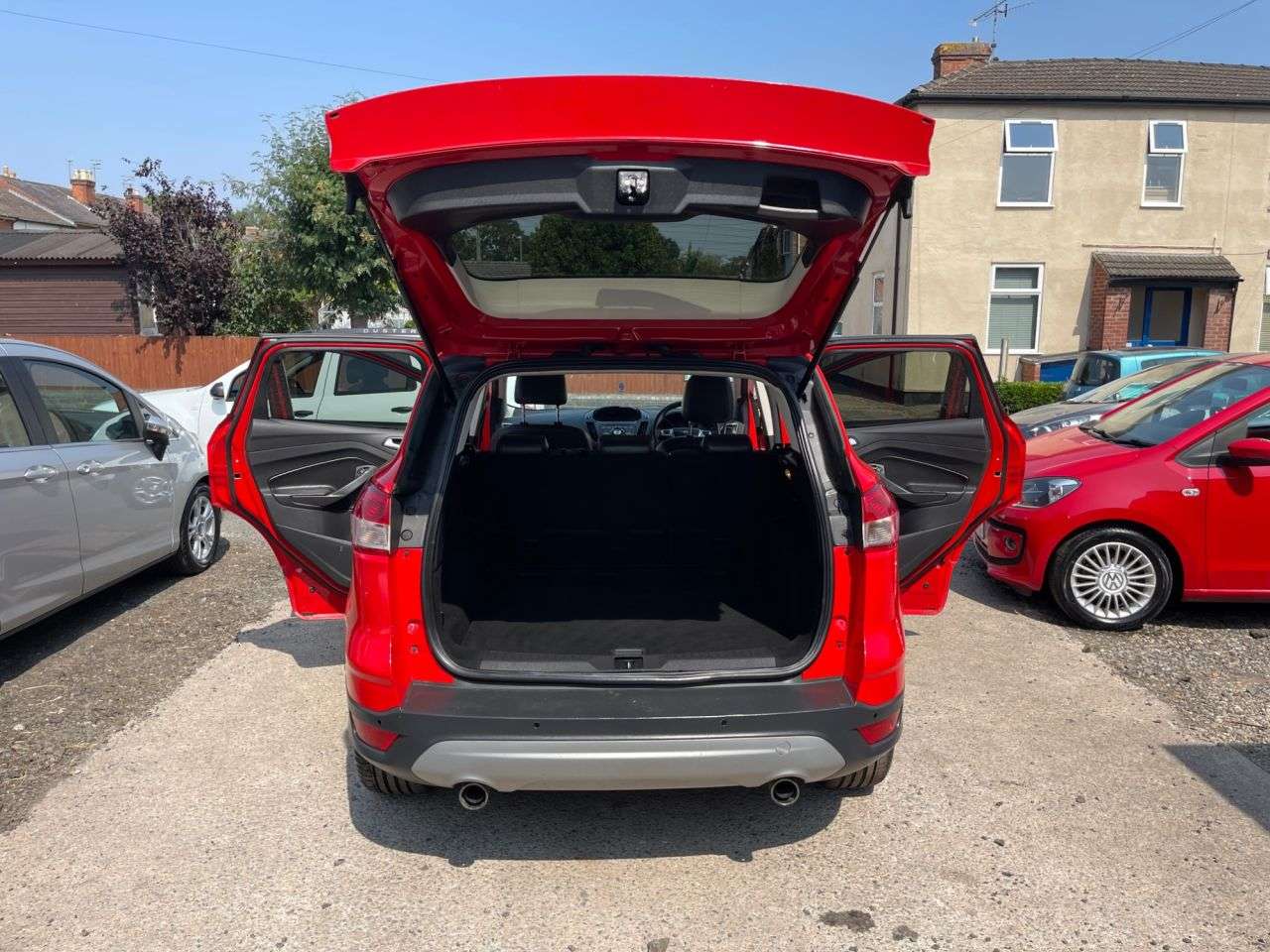 A 2015 FORD KUGA 2.0 TDCi Titanium SUV 5dr Diesel Manual 2WD Euro 6 (s/s) (150 ps) A 2015 FORD KUGA 2.0 TDCi Titanium SUV 5dr Diesel Manual 2WD Euro 6 (s/s) (150 ps)