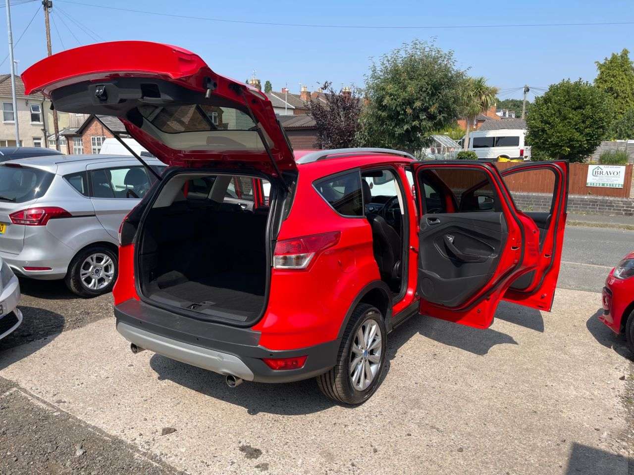 A 2015 FORD KUGA 2.0 TDCi Titanium SUV 5dr Diesel Manual 2WD Euro 6 (s/s) (150 ps) A 2015 FORD KUGA 2.0 TDCi Titanium SUV 5dr Diesel Manual 2WD Euro 6 (s/s) (150 ps)