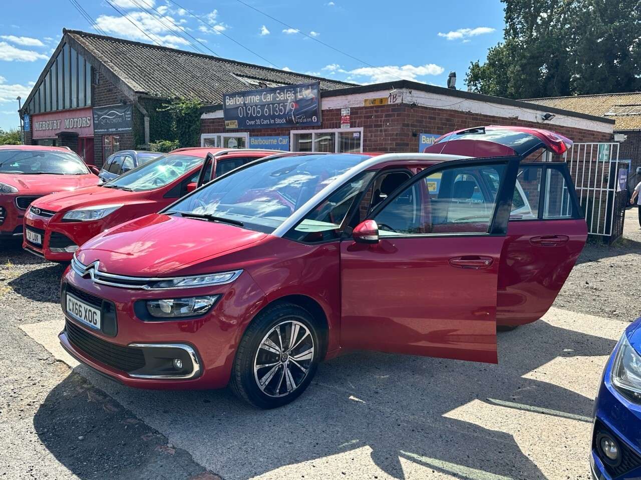 A 2016 CITROEN GRAND C4 PICASSO 1.6 BlueHDi Feel MPV 5dr Diesel Manual Euro 6 (s/s) (120 ps) A 2016 CITROEN GRAND C4 PICASSO 1.6 BlueHDi Feel MPV 5dr Diesel Manual Euro 6 (s/s) (120 ps)