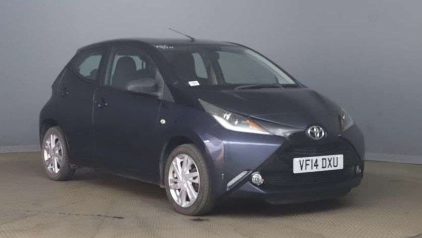 A 2014 TOYOTA AYGO 1.0 VVT-i x-pression Hatchback 5dr Petrol Manual Euro 5 Euro 5 (68 ps) A 2014 TOYOTA AYGO 1.0 VVT-i x-pression Hatchback 5dr Petrol Manual Euro 5 Euro 5 (68 ps)