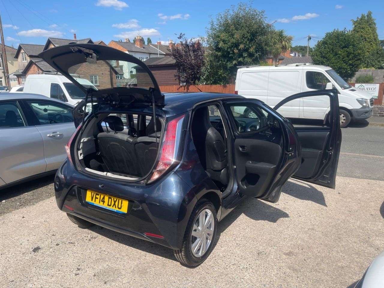A 2014 TOYOTA AYGO 1.0 VVT-i x-pression Hatchback 5dr Petrol Manual Euro 5 Euro 5 (68 ps) A 2014 TOYOTA AYGO 1.0 VVT-i x-pression Hatchback 5dr Petrol Manual Euro 5 Euro 5 (68 ps)