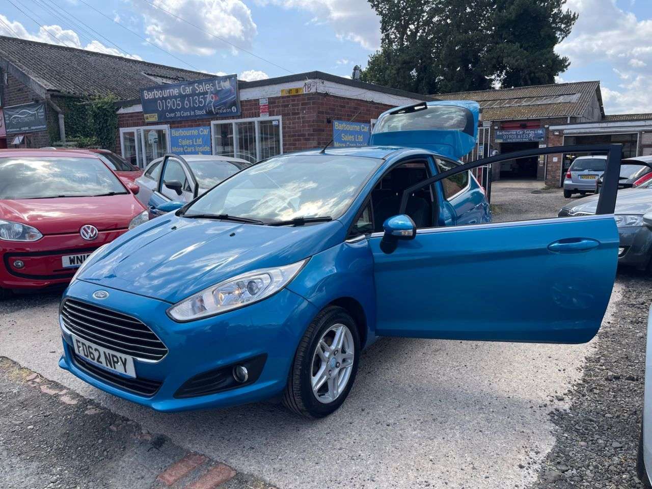 A 2012 FORD FIESTA 1.25 Zetec Hatchback 3dr Petrol Manual (124 g/km, 81 bhp) A 2012 FORD FIESTA 1.25 Zetec Hatchback 3dr Petrol Manual (124 g/km, 81 bhp)