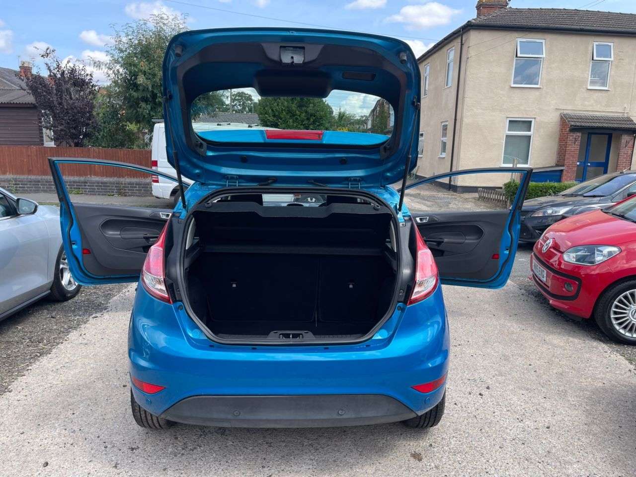 A 2012 FORD FIESTA 1.25 Zetec Hatchback 3dr Petrol Manual (124 g/km, 81 bhp) A 2012 FORD FIESTA 1.25 Zetec Hatchback 3dr Petrol Manual (124 g/km, 81 bhp)