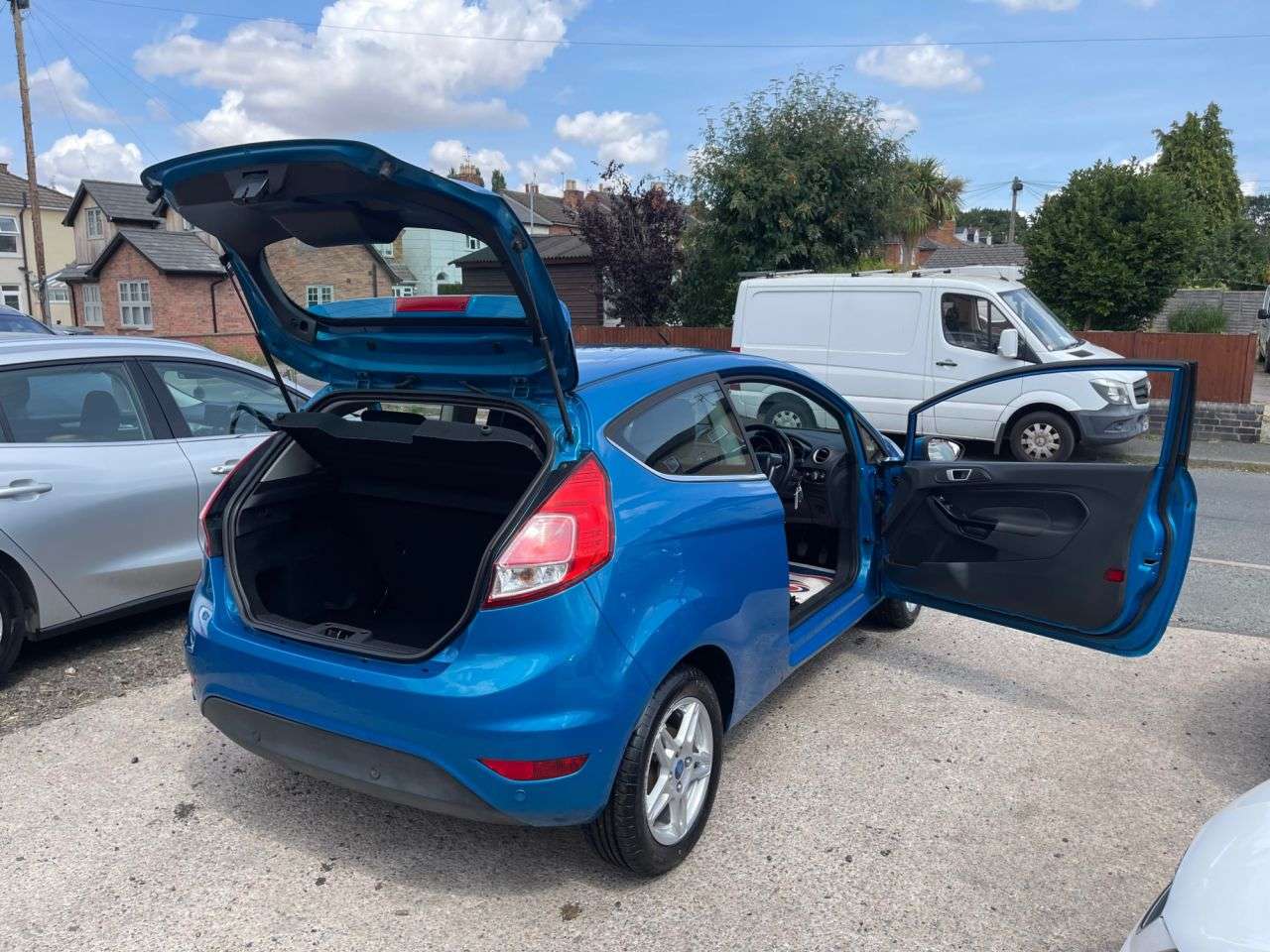 A 2012 FORD FIESTA 1.25 Zetec Hatchback 3dr Petrol Manual (124 g/km, 81 bhp) A 2012 FORD FIESTA 1.25 Zetec Hatchback 3dr Petrol Manual (124 g/km, 81 bhp)