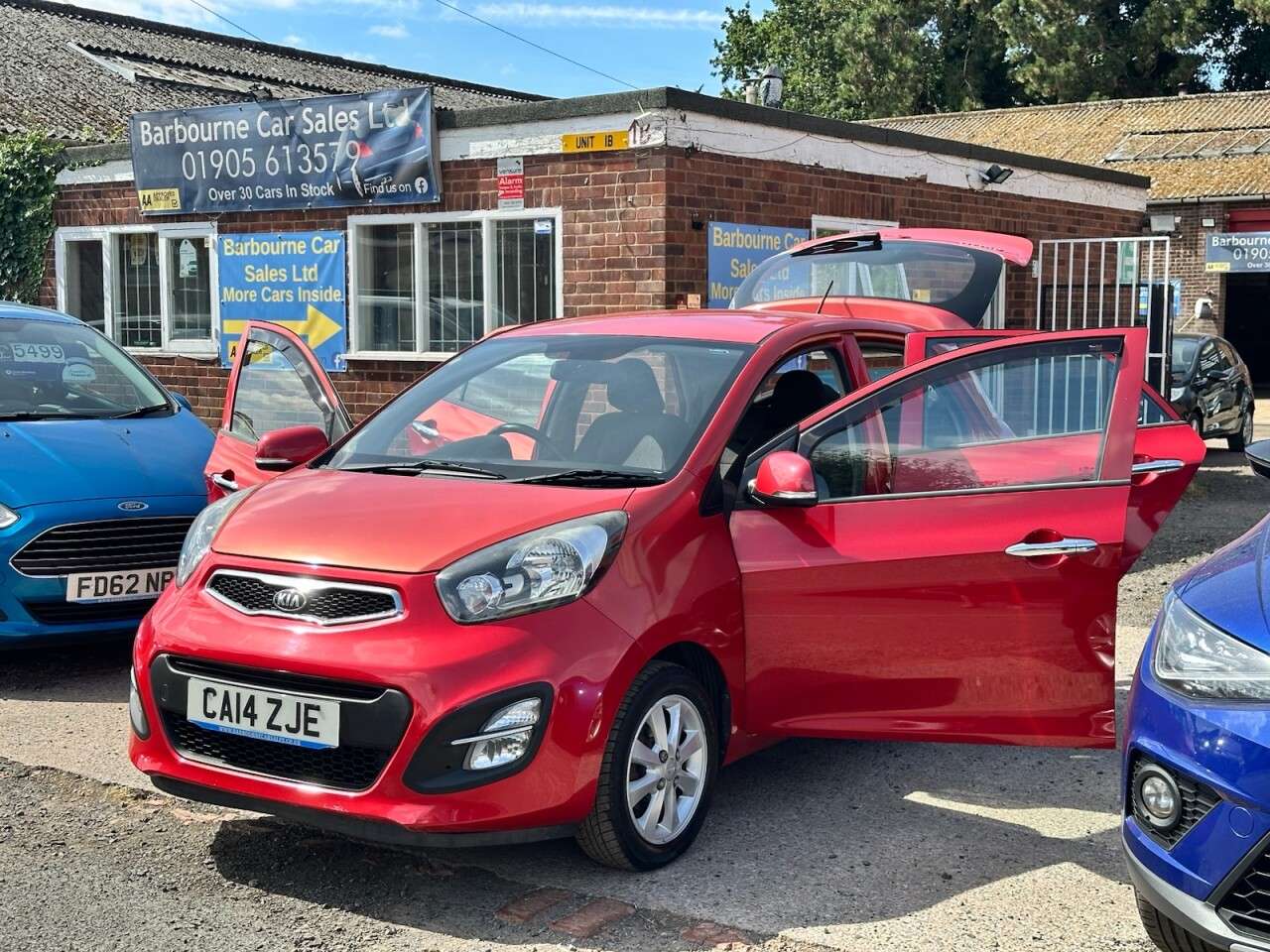 A 2014 KIA PICANTO 1.25 EcoDynamics 2 Hatchback 5dr Petrol Manual Euro 5 (s/s) (84 bhp) A 2014 KIA PICANTO 1.25 EcoDynamics 2 Hatchback 5dr Petrol Manual Euro 5 (s/s) (84 bhp)