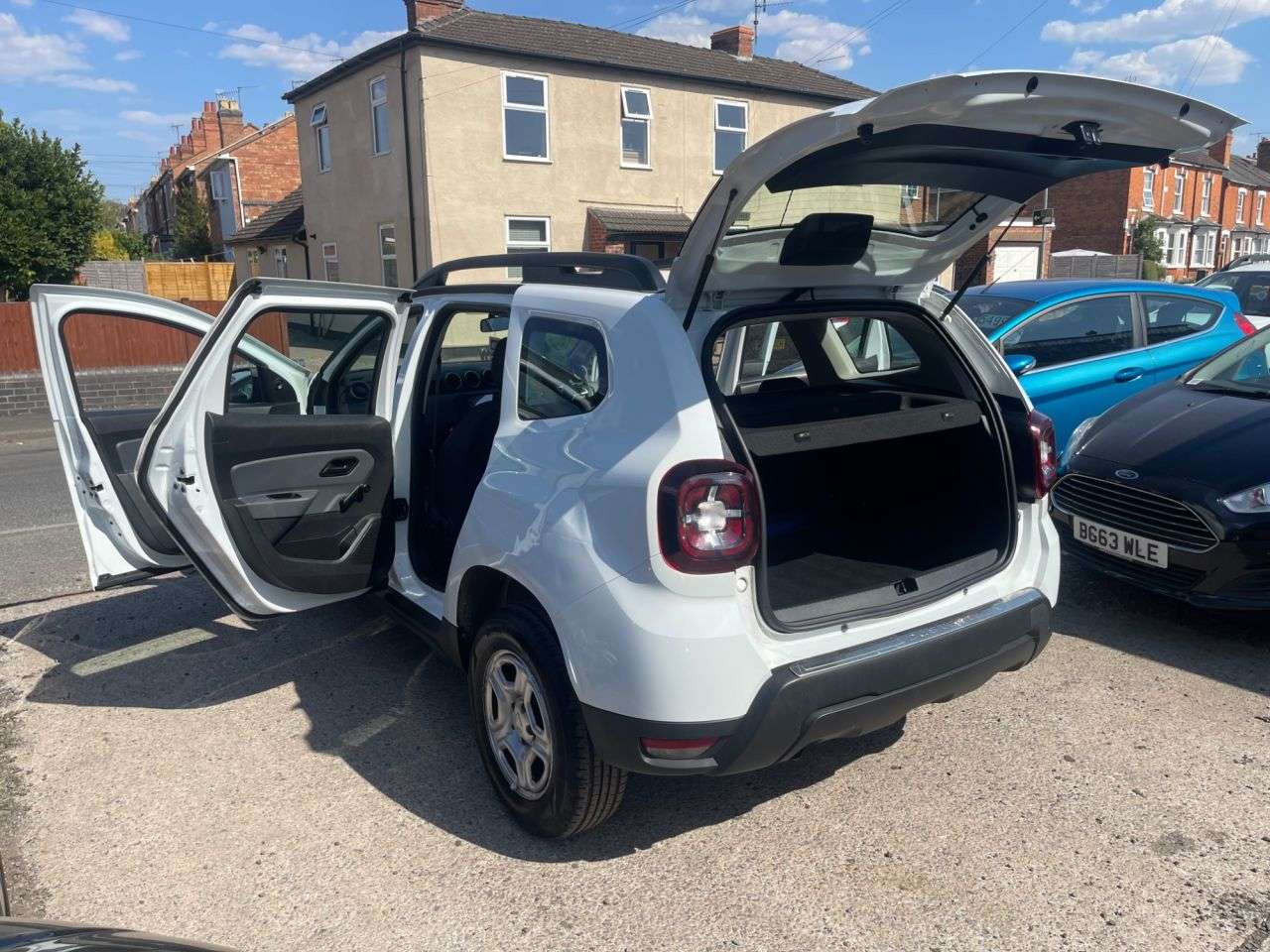 A 2019 DACIA DUSTER 1.6 SCe Essential SUV 5dr Petrol Manual Euro 6 (s/s) (115 ps) A 2019 DACIA DUSTER 1.6 SCe Essential SUV 5dr Petrol Manual Euro 6 (s/s) (115 ps)