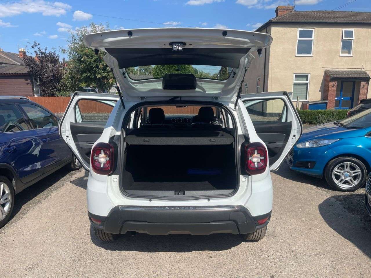 A 2019 DACIA DUSTER 1.6 SCe Essential SUV 5dr Petrol Manual Euro 6 (s/s) (115 ps) A 2019 DACIA DUSTER 1.6 SCe Essential SUV 5dr Petrol Manual Euro 6 (s/s) (115 ps)