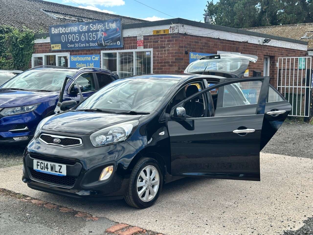 A 2014 KIA PICANTO 1.0 VR7 Hatchback 5dr Petrol Manual Euro 5 (68 bhp) A 2014 KIA PICANTO 1.0 VR7 Hatchback 5dr Petrol Manual Euro 5 (68 bhp)
