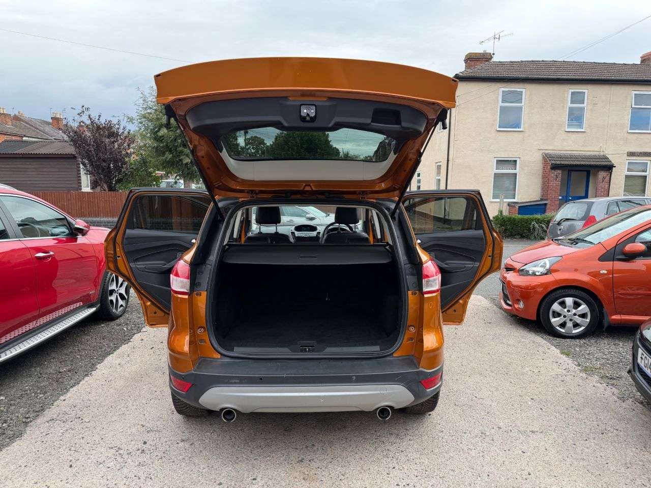 A 2015 FORD KUGA 2.0 TDCi Titanium SUV 5dr Diesel Manual 2WD Euro 6 (s/s) (150 ps) A 2015 FORD KUGA 2.0 TDCi Titanium SUV 5dr Diesel Manual 2WD Euro 6 (s/s) (150 ps)