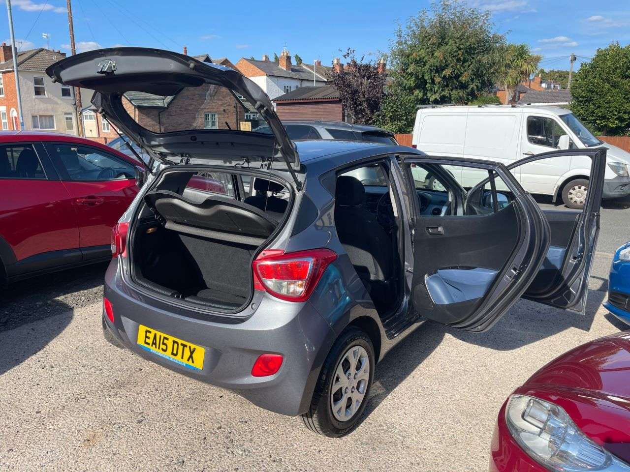 A 2015 HYUNDAI I10 1.2 SE Hatchback 5dr Petrol Manual Euro 5 (87 ps) A 2015 HYUNDAI I10 1.2 SE Hatchback 5dr Petrol Manual Euro 5 (87 ps)