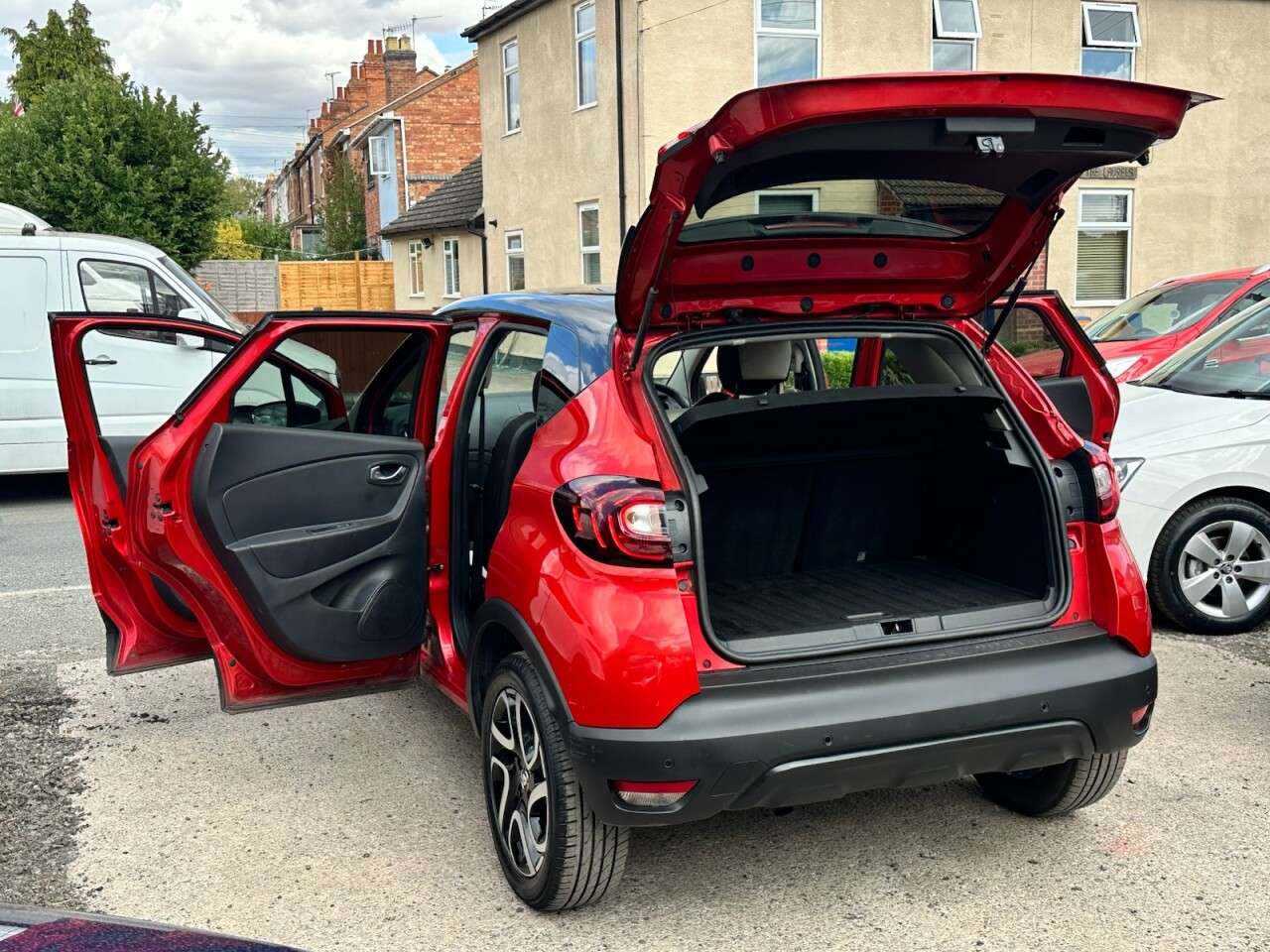 A 2019 RENAULT CAPTUR 1.5 dCi ENERGY Iconic SUV 5dr Diesel Manual Euro 6 (s/s) (90 ps) A 2019 RENAULT CAPTUR 1.5 dCi ENERGY Iconic SUV 5dr Diesel Manual Euro 6 (s/s) (90 ps)
