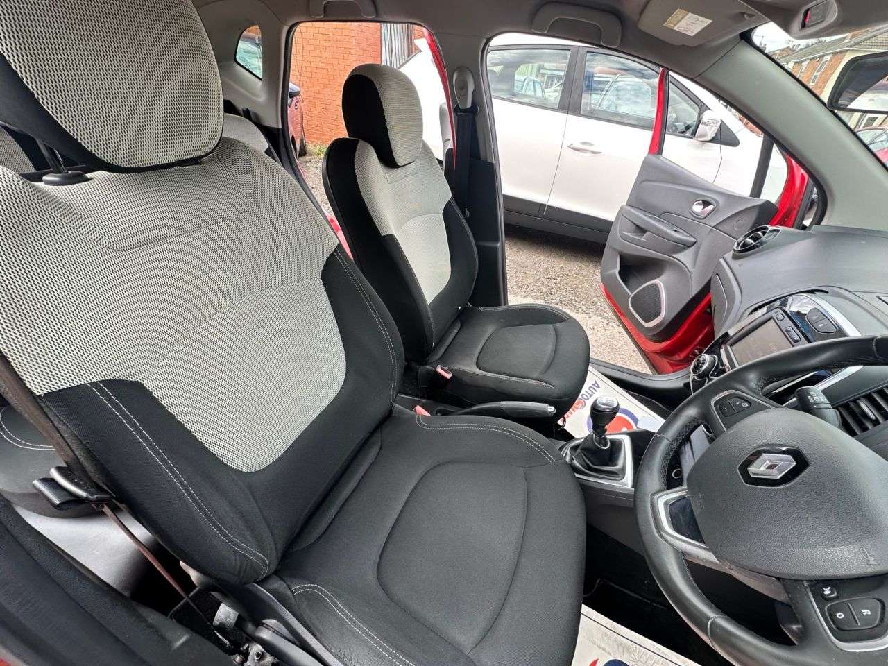 2019 RENAULT CAPTUR 2019 RENAULT CAPTUR