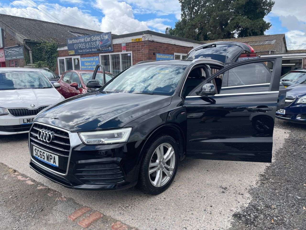 A 2015 AUDI Q3 2.0 TDI S line SUV 5dr Diesel Manual quattro Euro 6 (s/s) (184 ps) A 2015 AUDI Q3 2.0 TDI S line SUV 5dr Diesel Manual quattro Euro 6 (s/s) (184 ps)