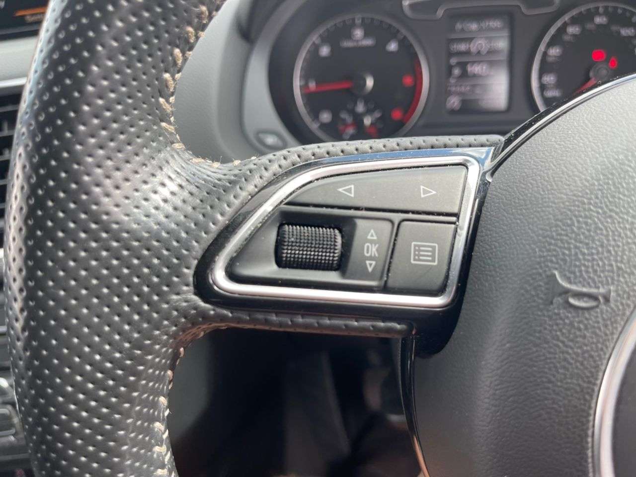 2015 AUDI Q3 2015 AUDI Q3